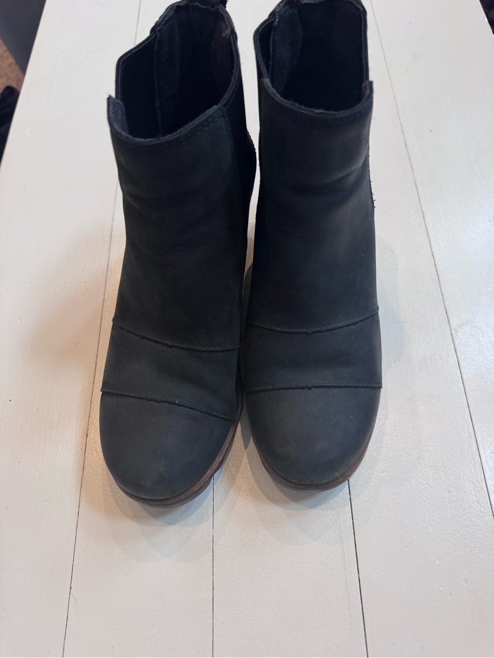 Sorel Black Nubuck Ankle Booties